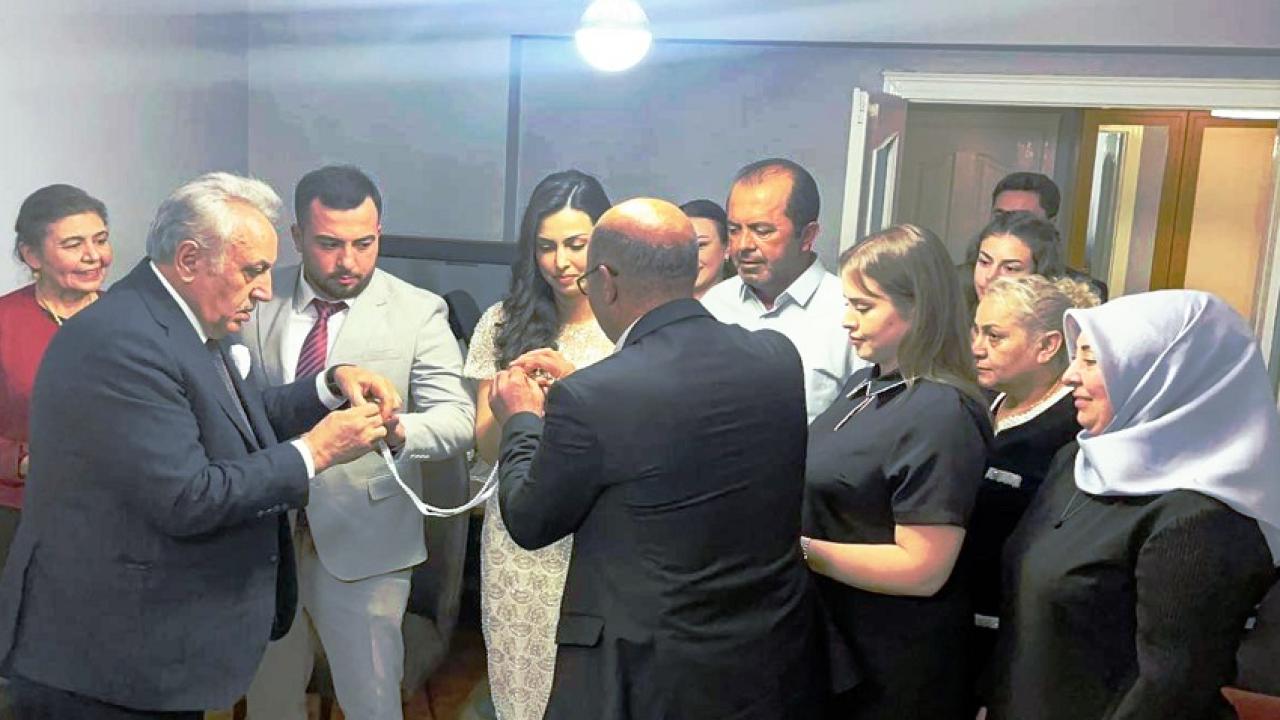 Saffet Kaya kız istedi: Aydın ve Demirer Ailelerinin Mutluluklarına Ortak oldu