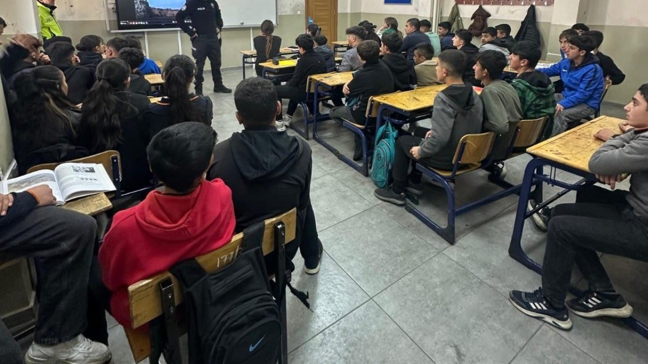 Selim’de 65 öğrenciye &quot;Trafik Dedektifleri&quot; eğitimi