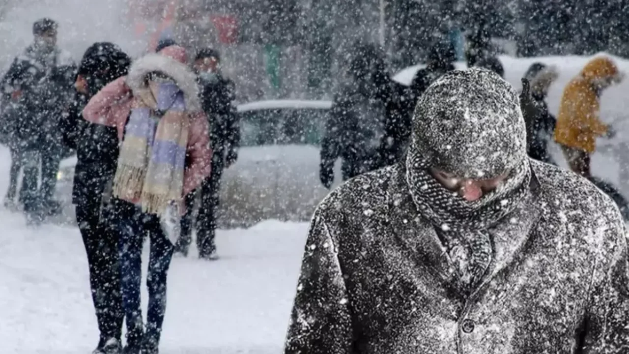 Şiddetli kar geliyor! İstanbul için tarih öne çekildi