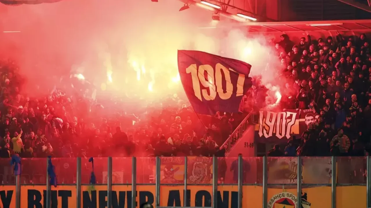 Tedesco listeyi verdi! Fenerbahçe dünya yıldızlarını alıyor