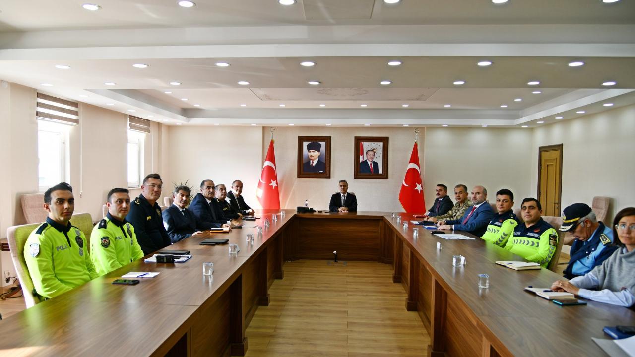 Vali Çiçek Başkanlığında trafikte yeni dönem hazırlığı