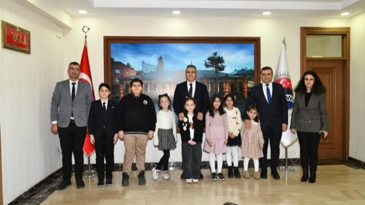 Vali Çiçek&#039;ten Dünya Çocuk Hakları Günü&#039;nde anlamlı buluşma
