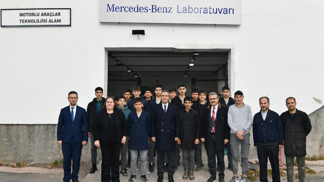 Vali Çiçek'ten Kazım Karabekir Mesleki ve Teknik Anadolu Lisesi'ne ziyaret