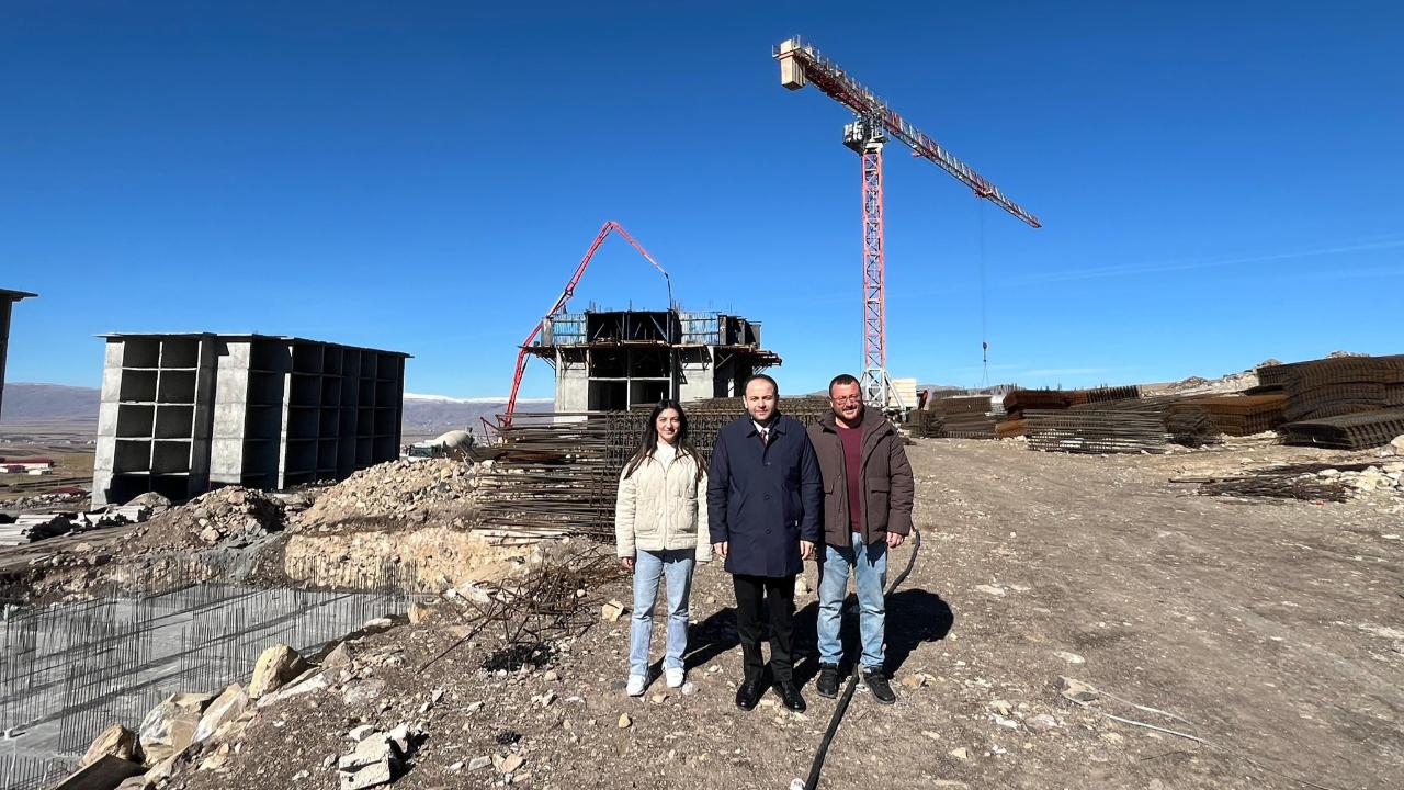 Vekil Koç, TOKİ konutlarını yerinde inceledi