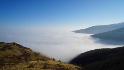 Muş’ta sis ovayı kapladı: Kartpostallık manzaralar oluştu