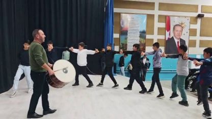 Aşkaleli öğrenciler halk oyunları yarışmasına iddialı hazırlanıyor