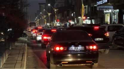 Yüksekova’da trafik çileye döndü