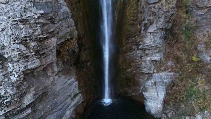 Mutki’nin saklı cenneti Gümüşkanat Şelalesi hayranlık uyandırıyor