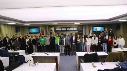 Battalgazi’de gençlik çalışmaları öğrencilerle istişare edildi