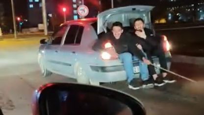 Arızalanan TOFAŞ’ı iple çektiler