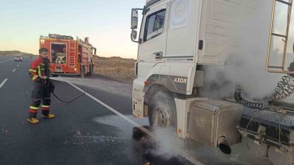 Bingöl’de seyir halindeki tırda yangın paniği: Facia son anda önlendi