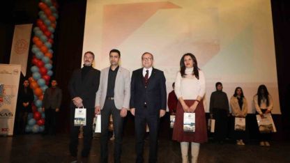 Kars’ta en çok kitap okuyanlara ödülleri verildi