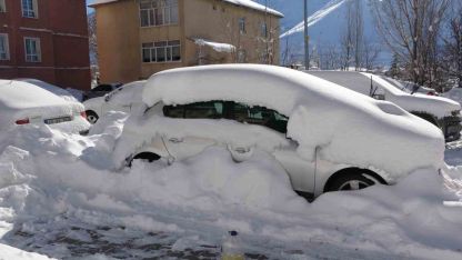 Bitlis’te kar esareti: 181 köy yolu ulaşıma kapandı