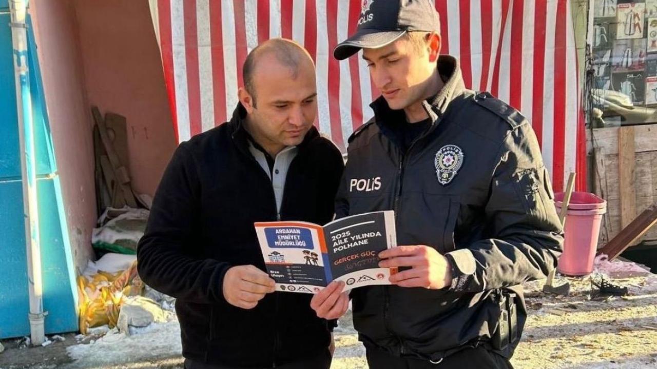 Ardahan Polisi dolandırıcılığa karşı vatandaşı uyarıyor