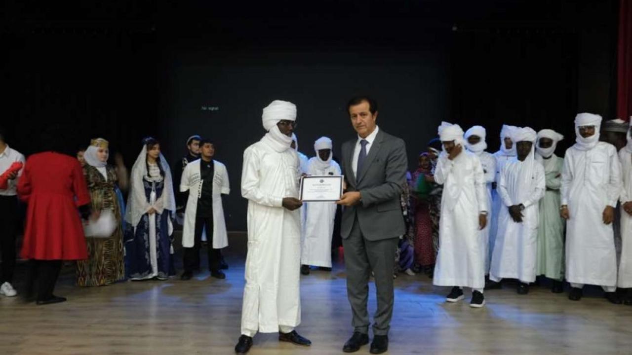 Dünyanın renkleri ARÜ’de buluştu