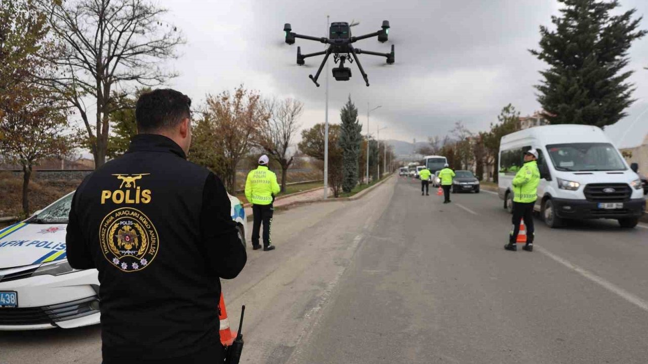 Elazığ’da kurallara uymayan sürücüler, dronla tespit edildi