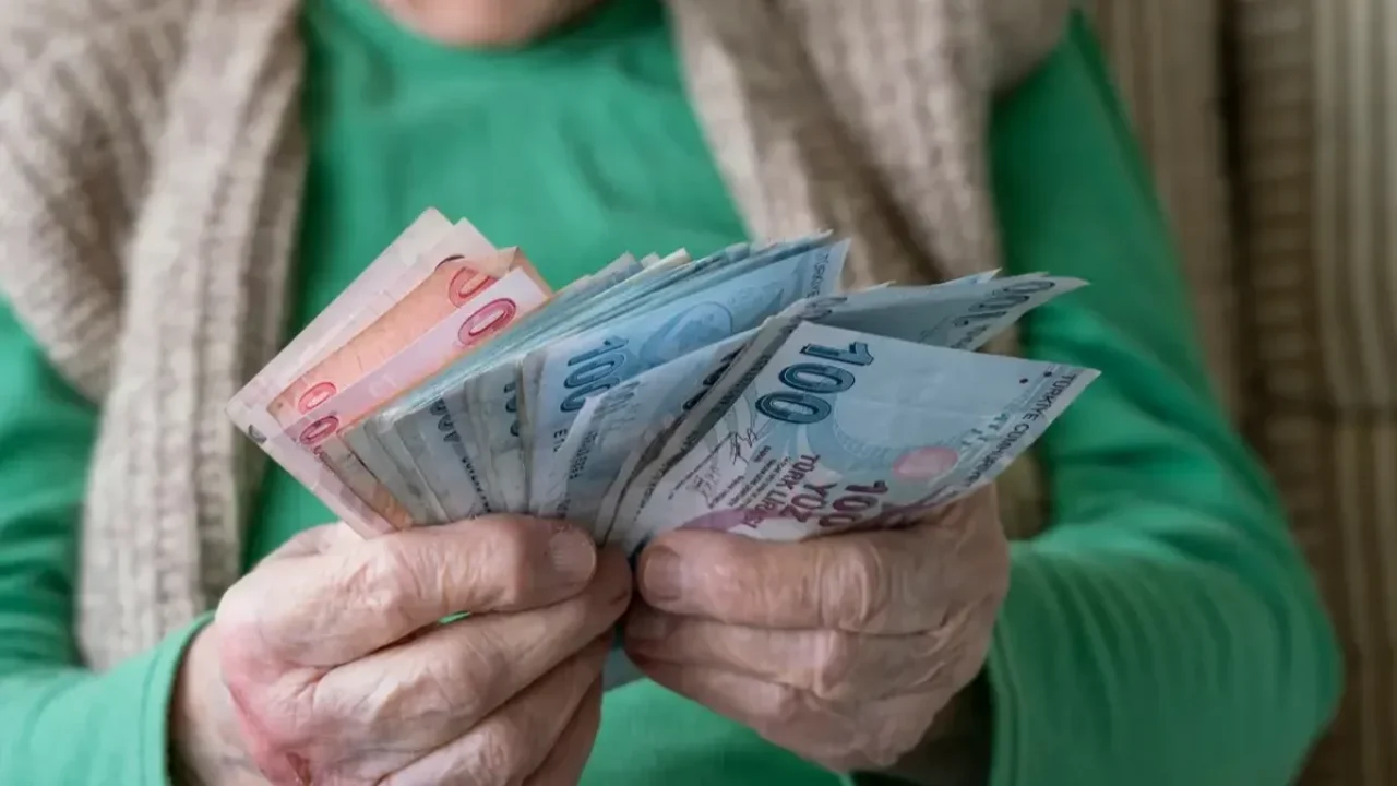 Emekli zammında bomba kulis! En düşük aylık için ilk kez bu rakam dillendirildi