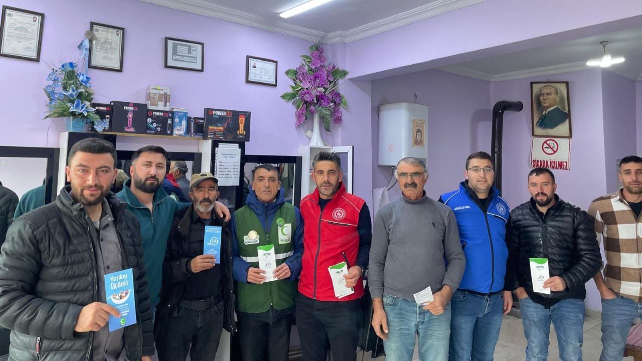 Esnafla buluşan gönüllüler, bağımlılıkla mücadeleyi anlattı