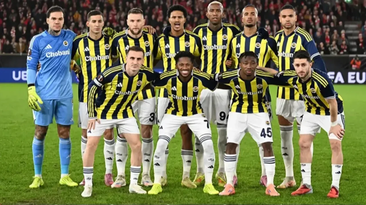 Fenerbahçe'de iki yıldız isim Beşiktaş derbisinde oynayamayacak