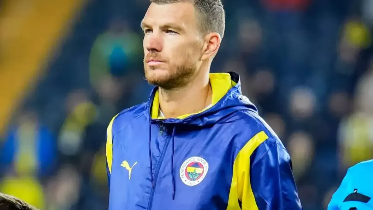 Fiorentina macerası kısa sürdü! İşte Dzeko'nun yeni takımı