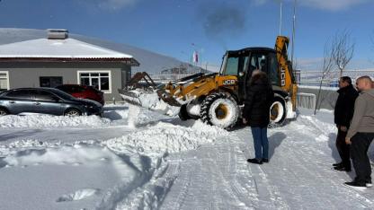 Göle’de yoğun kar mesaisi: Belediye ekipleri sahada