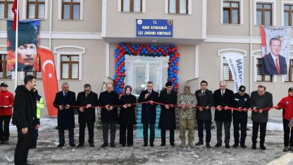 Hanak’ta yeni jandarma binası hizmete açıldı