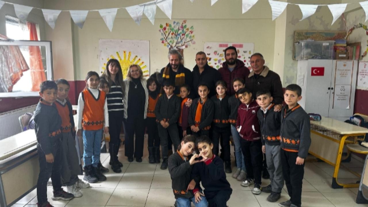 İstanbul&#039;daki Ardahanlı iş insanlarından köy okullarına anlamlı destek