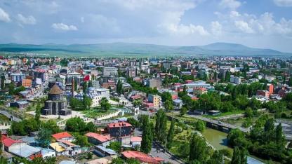 Merkez nüfusu 100 bin olan Kars'ta araç sayısı 50 bini aştı
