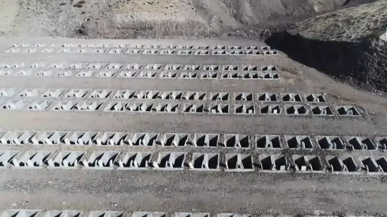 Mezarlar artık bir tık uzakta: İsteyen fotoğrafını görecek, isteyen dua okutacak