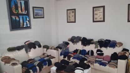 Minik yürekleri ısıtan hediyeler Çıldır’a ulaştı