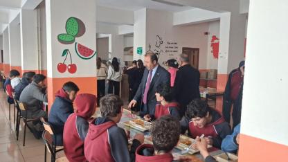 Müdür Yıldız, öğretmen ve öğrencilerin taleplerini dinledi