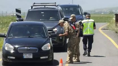 Önce ceza yazdılar, şehit babası olduğunu öğrenince kendi ceplerinden ödediler