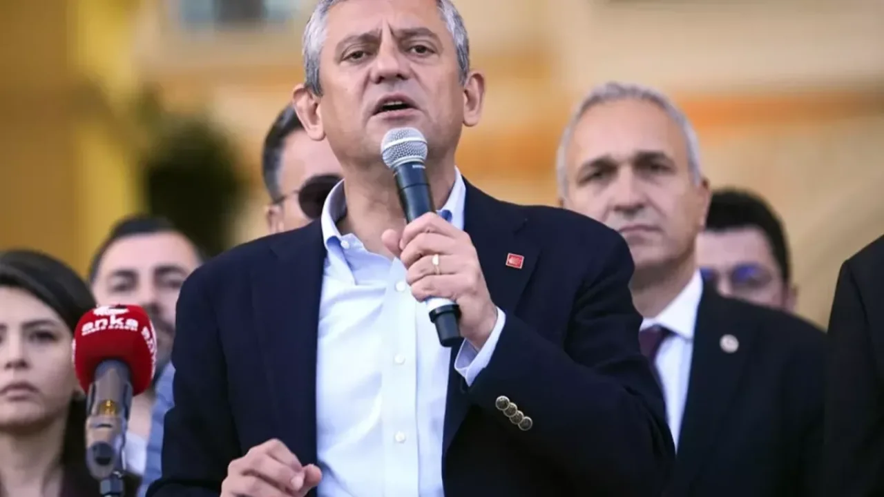 Özgür Özel &quot;Bunun altında yokuz&quot; diyerek asgari ücret teklifini açıkladı