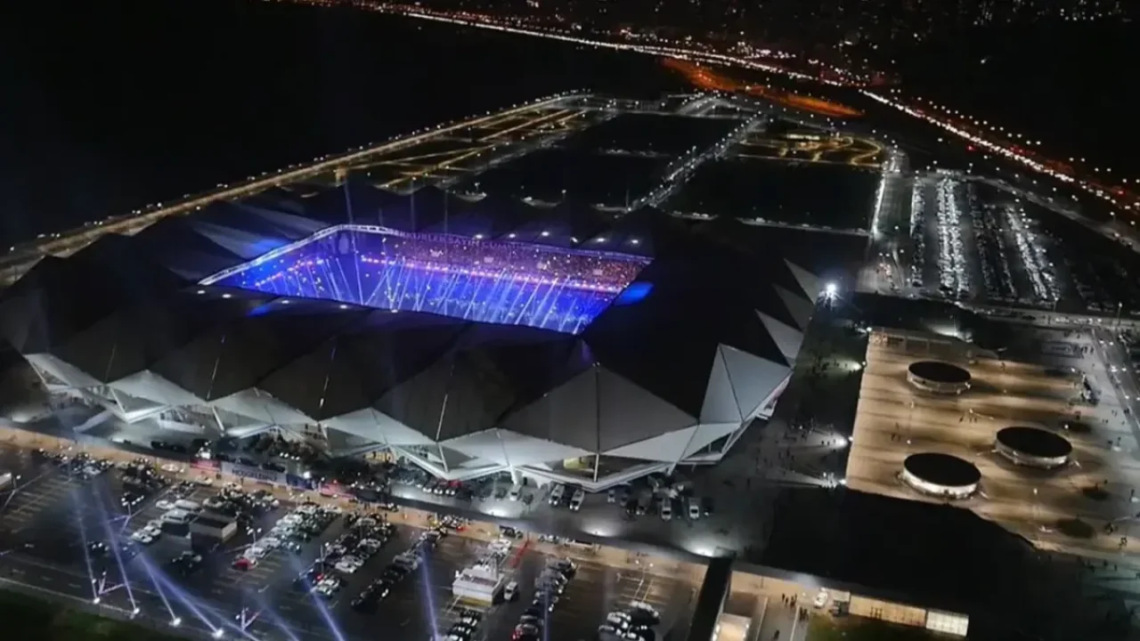 Süper Lig devinde yaprak dökümü! Tam 5 futbolcuyla yollar ayrılıyor