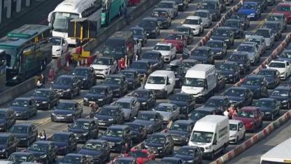 Trafikte 10 dakika kalana devlet otoyol geçiş ücretini geri ödeyecek