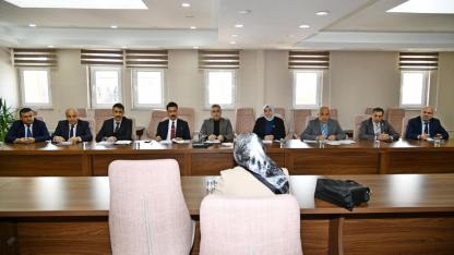 Vali Çiçek, kurum müdürlerine talimat verdi