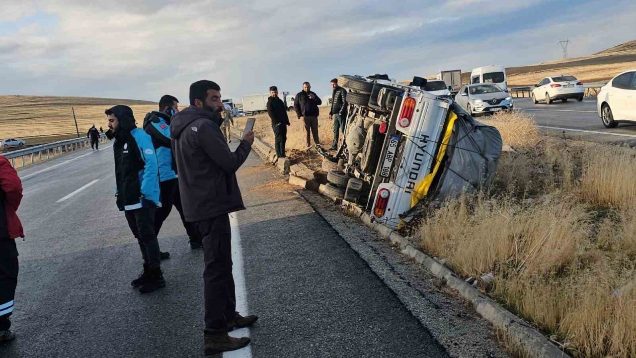 Van’da 6 araç birbirine girdi: 3 kişi yaralandı