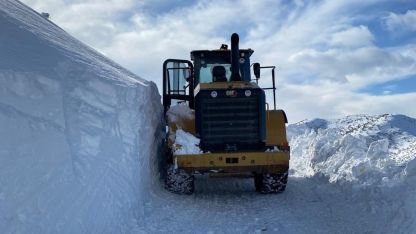Battalgazi’de 1 metreyi bulan karla mücadele