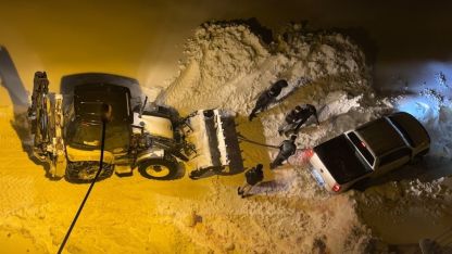 Yüksekova’da kurtarma operasyonu: İnsan gücü yetmeyince belediye yetişti