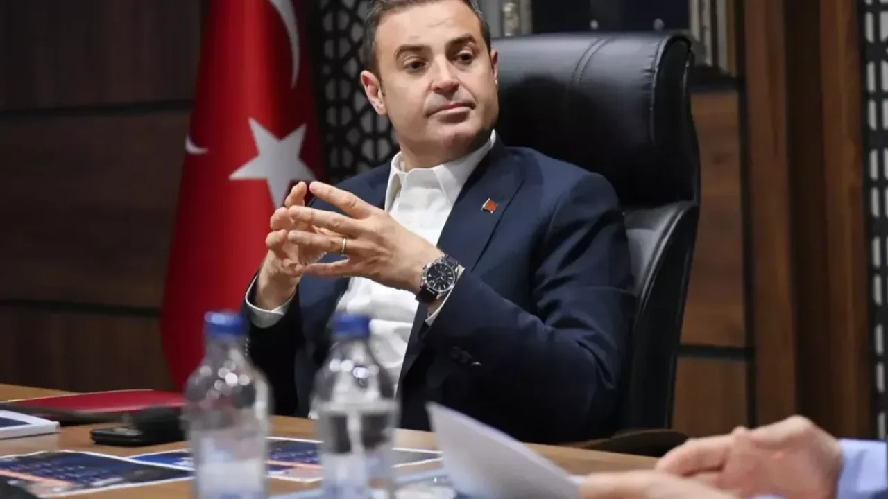 Ahmet Akın, AK Parti'ye mi geçecek? Umre dönüşü saat verip çağrıda bulundu