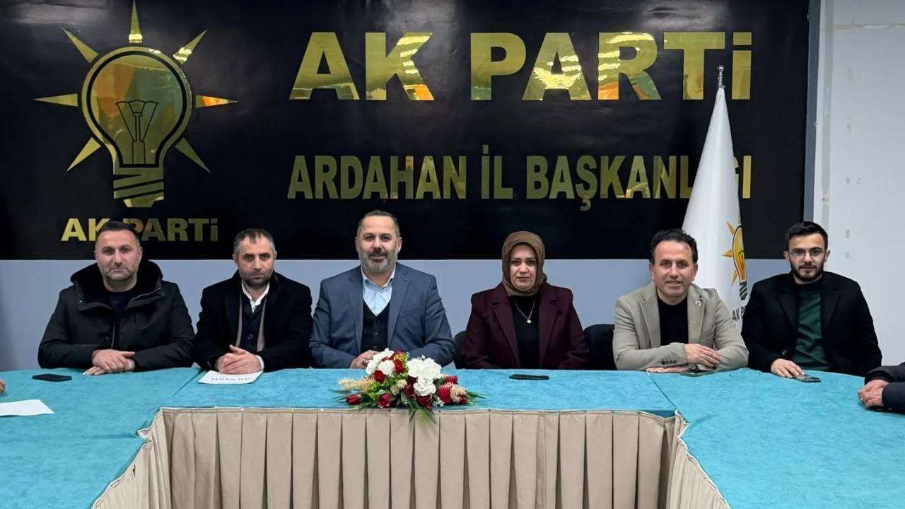 AK Parti Ardahan Teşkilatı Haftalık olağan toplantısını yaptı