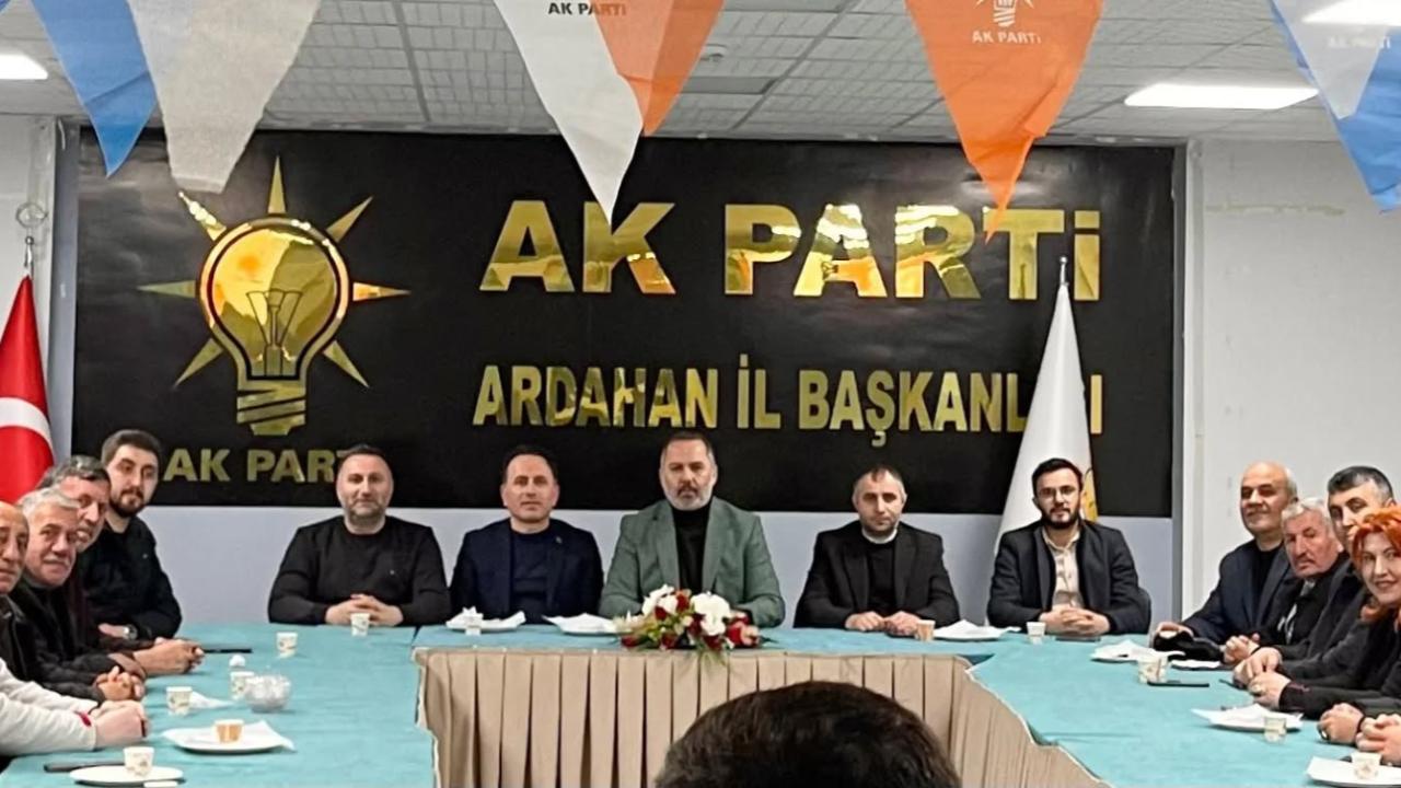 AK Parti Ardahan teşkilatı haftalık toplantısını yaptı