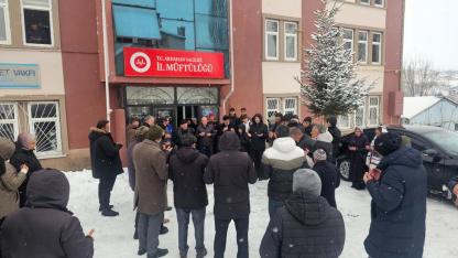 Ardahan’dan Umre yolcuları dualarla uğurlandı