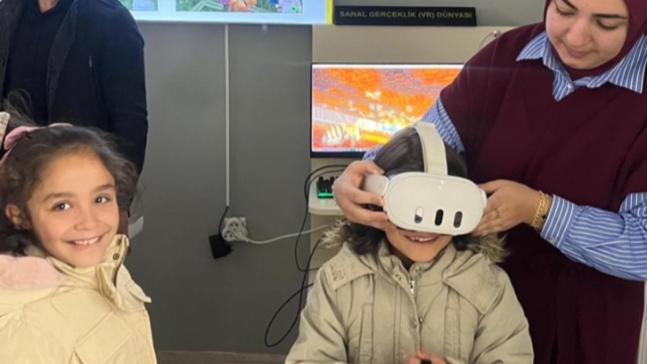 Arı Müzesi öğrencilerin akınına uğradı