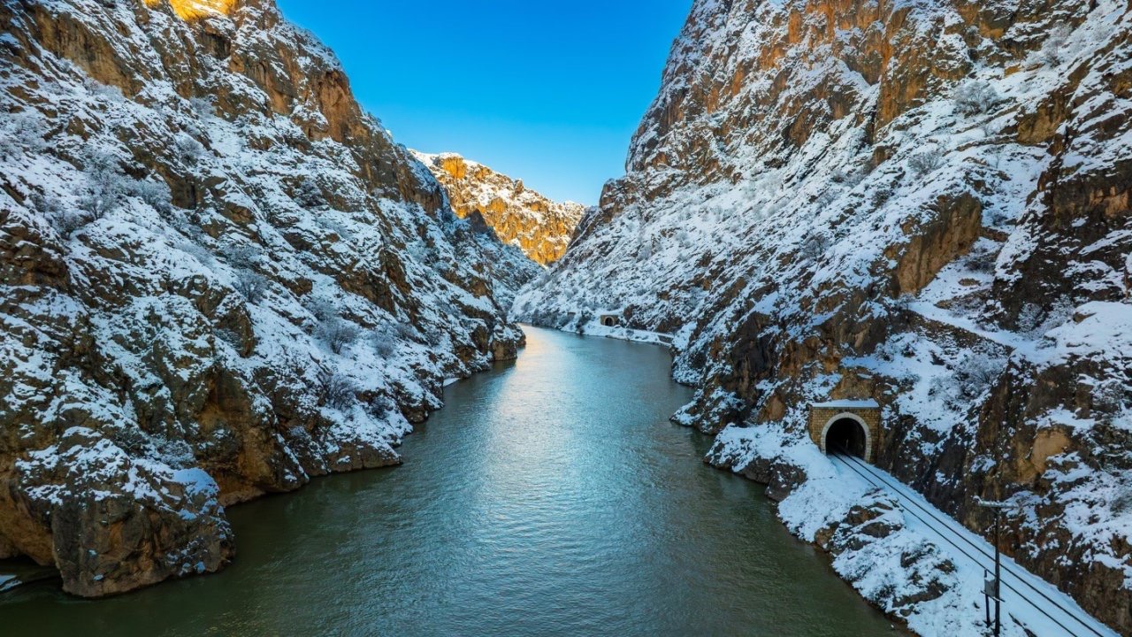 Aydınlık Kanyon: Erzincan’da doğayla iç içe sakin kaçış rotası