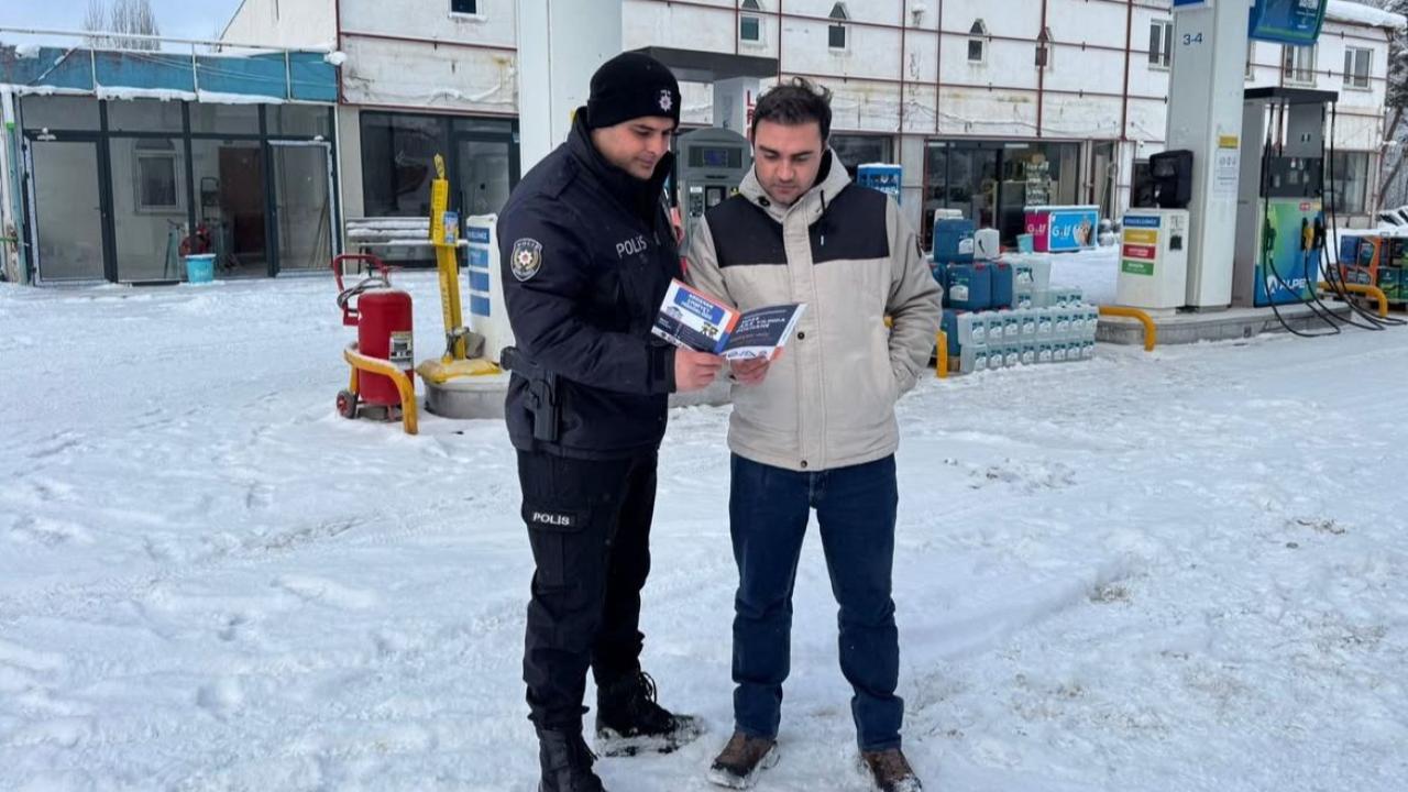 Dolandırıcılığa karşı broşürlü uyarı