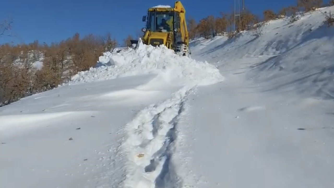 Elazığ’da 79 köy yolunda çalışmalar sürüyor