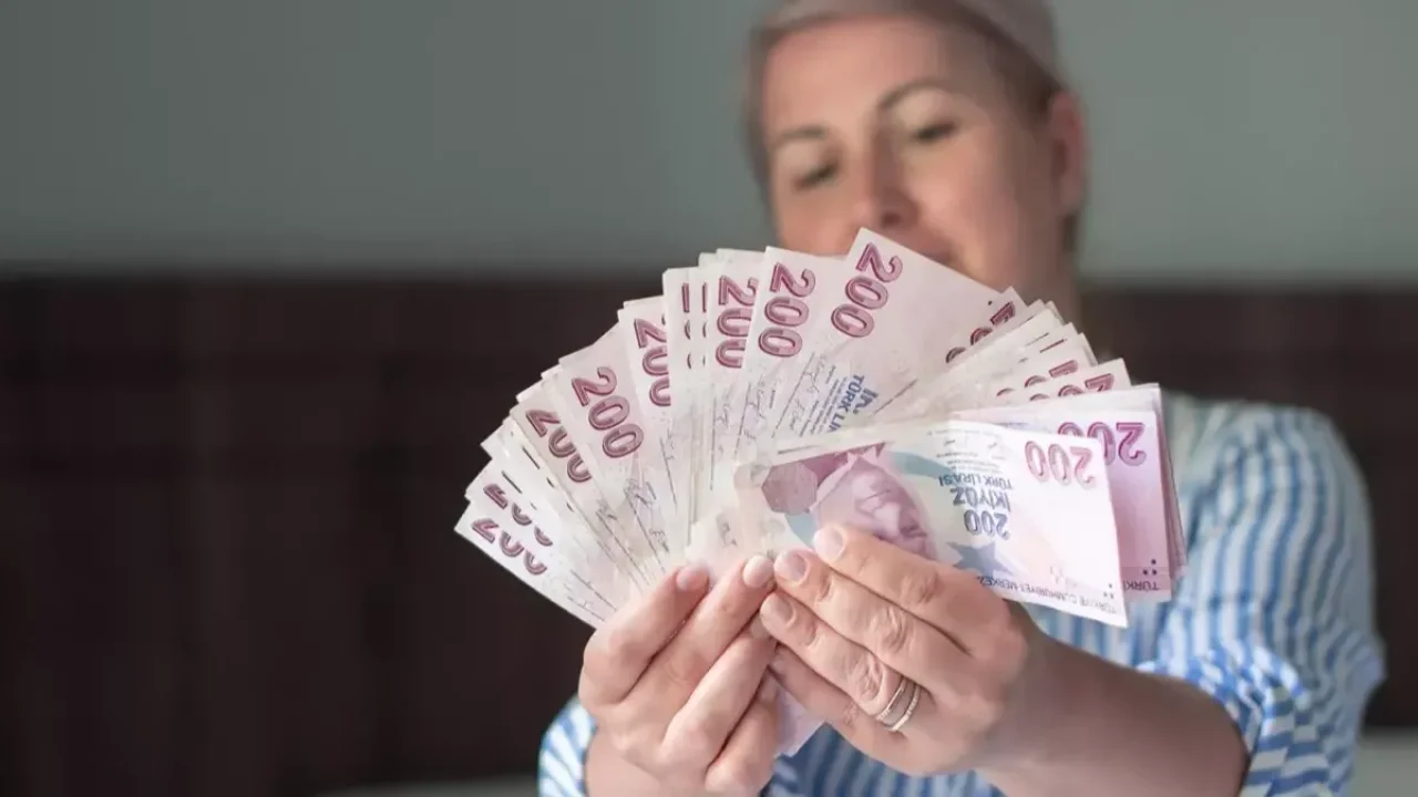Emeklilere müjde! Vatandaşlık maaşında detaylar ve takvim netleşiyor