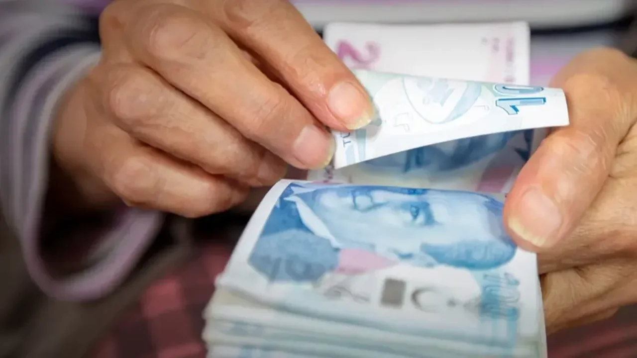 Emeklileri umutlandıran zam teklifi
