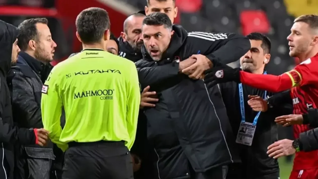 Hakemi dövmeye kalkan Burak Yılmaz'a dev ceza